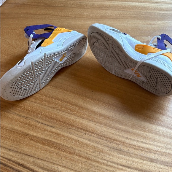 Nike Air Hurache Lakers Colors - Picture 5 of 8
